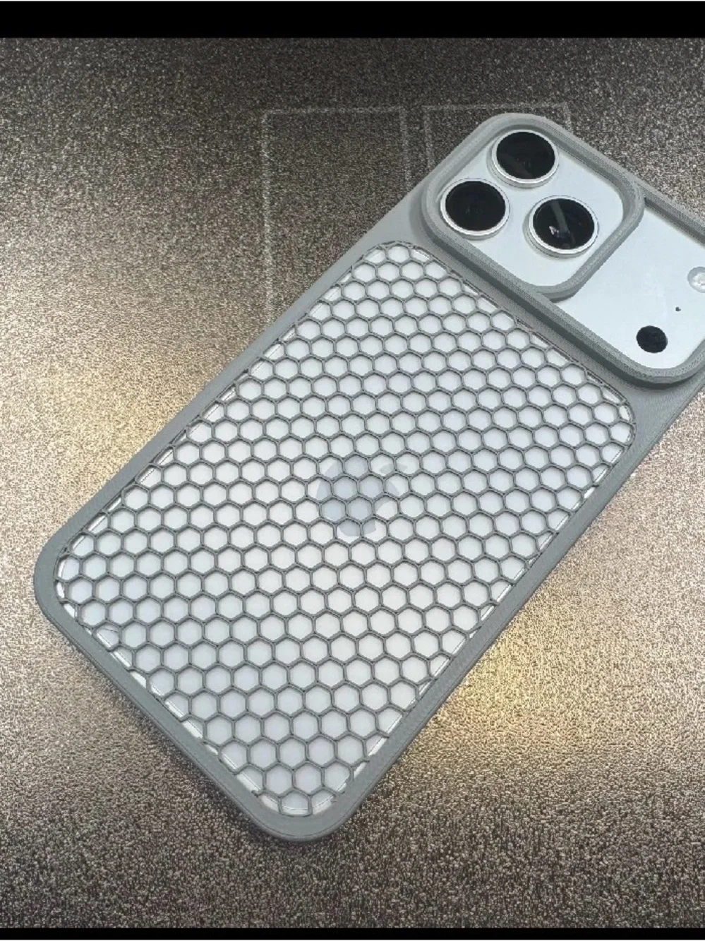 Gray Honeycomb Protective Phone Case for iPhone 17 Pro max